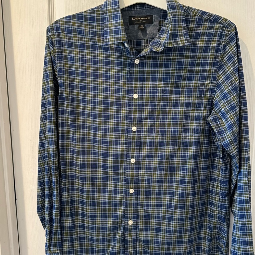 Men’s Banana Republic, long sleeve button-down shirt in medium